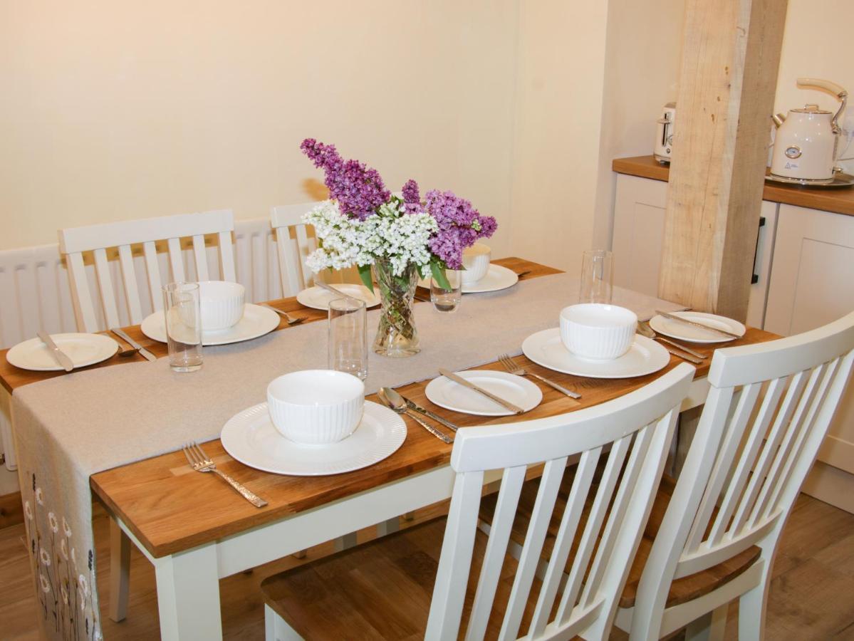 Broughton Stables Villa Монтгомъри Екстериор снимка